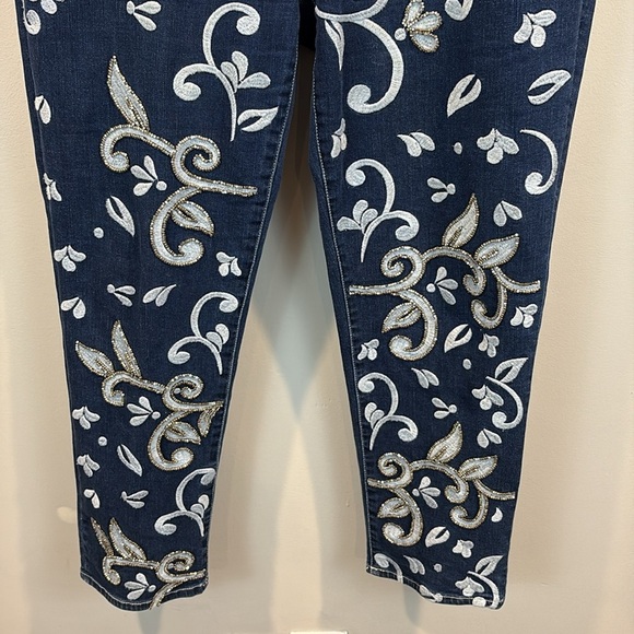 Chico's So Slimming Embroidered Beaded Girlfriend Ankle Jeans Size 2.5/Large - Picture 4 of 10